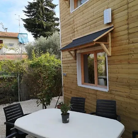 Le Petit De Shantay Youstay * Nîmes